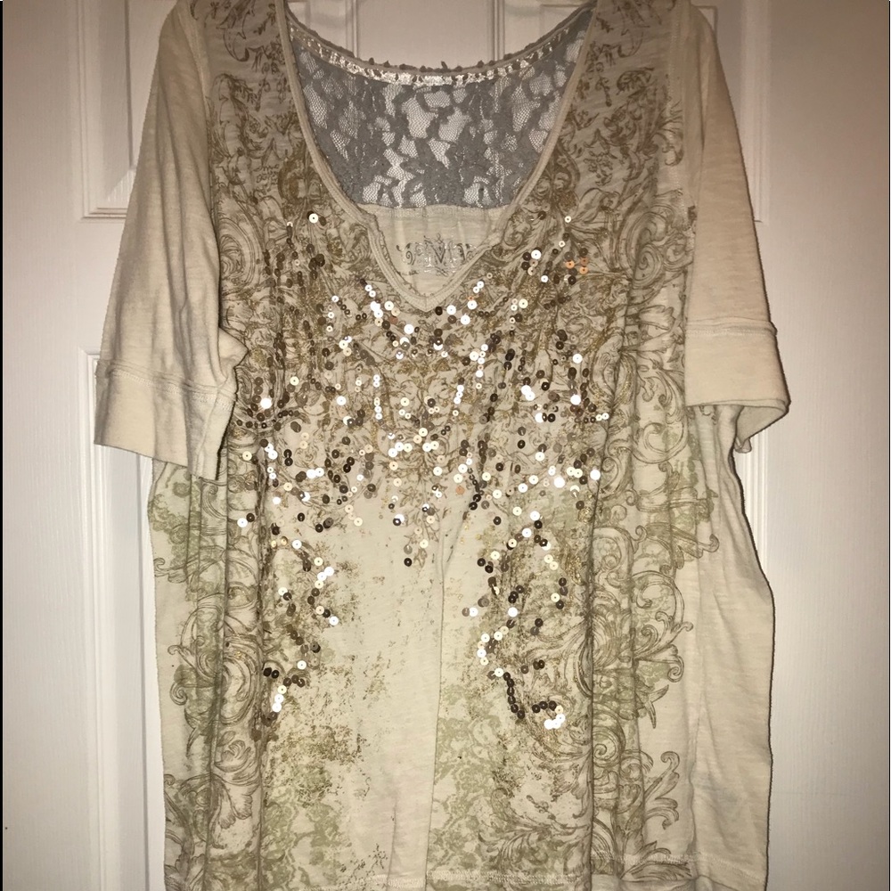 Maurice’s short sleeve top with sequins
